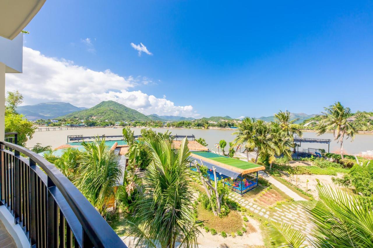 Oyo 426 Klaus Resort Нячанг Екстер'єр фото