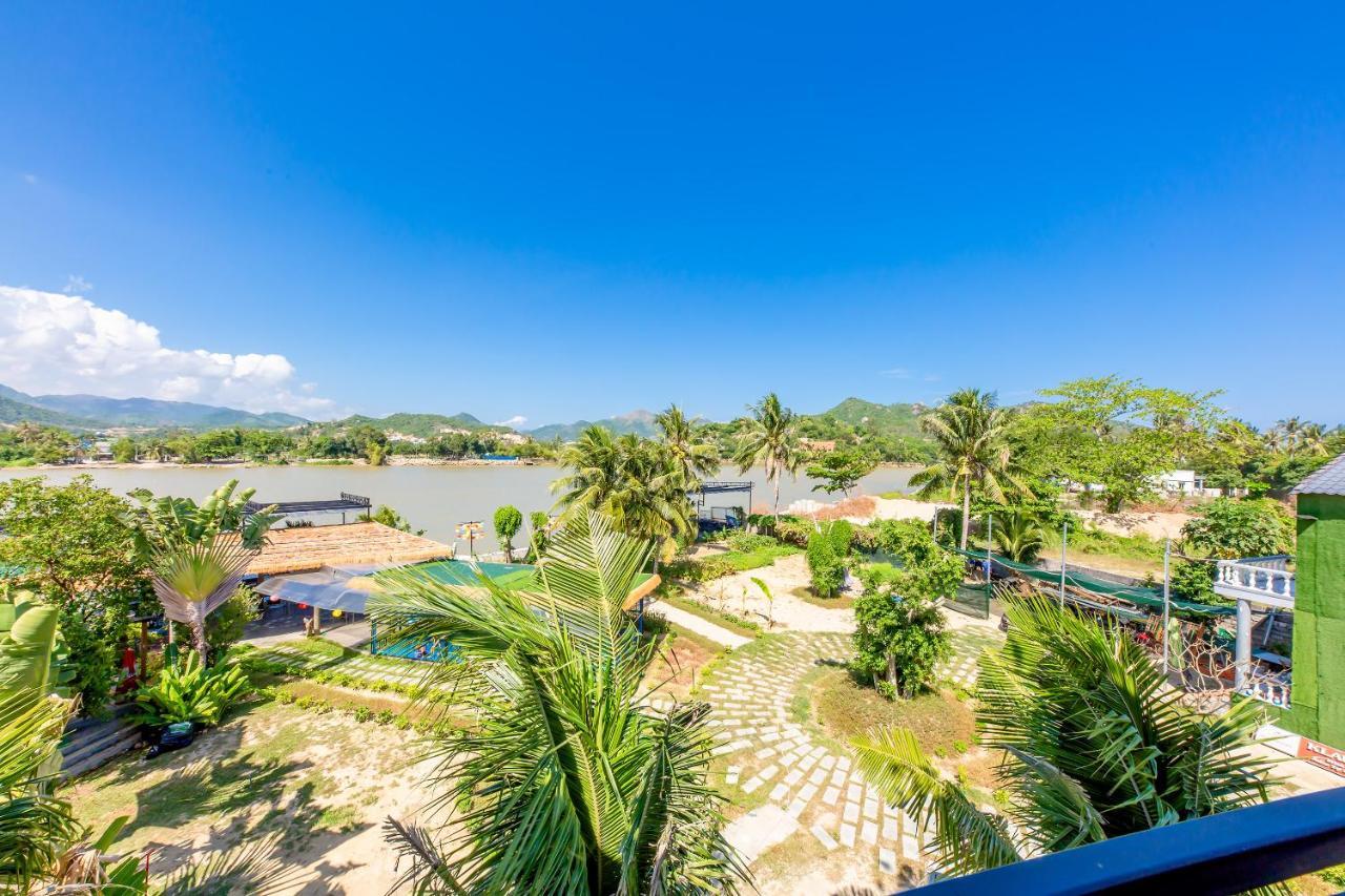Oyo 426 Klaus Resort Нячанг Екстер'єр фото